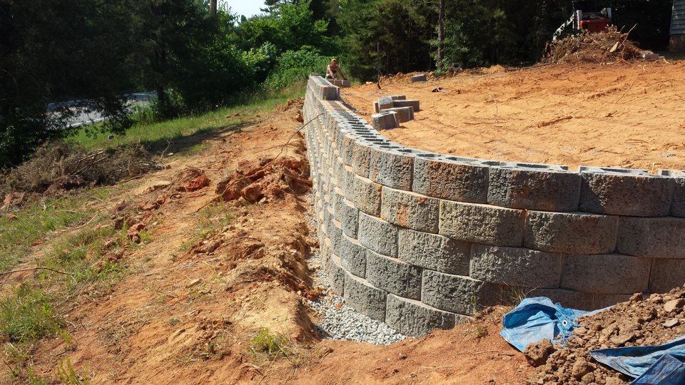 4 Benefits of Adding a Retaining Wall to Your Landscape