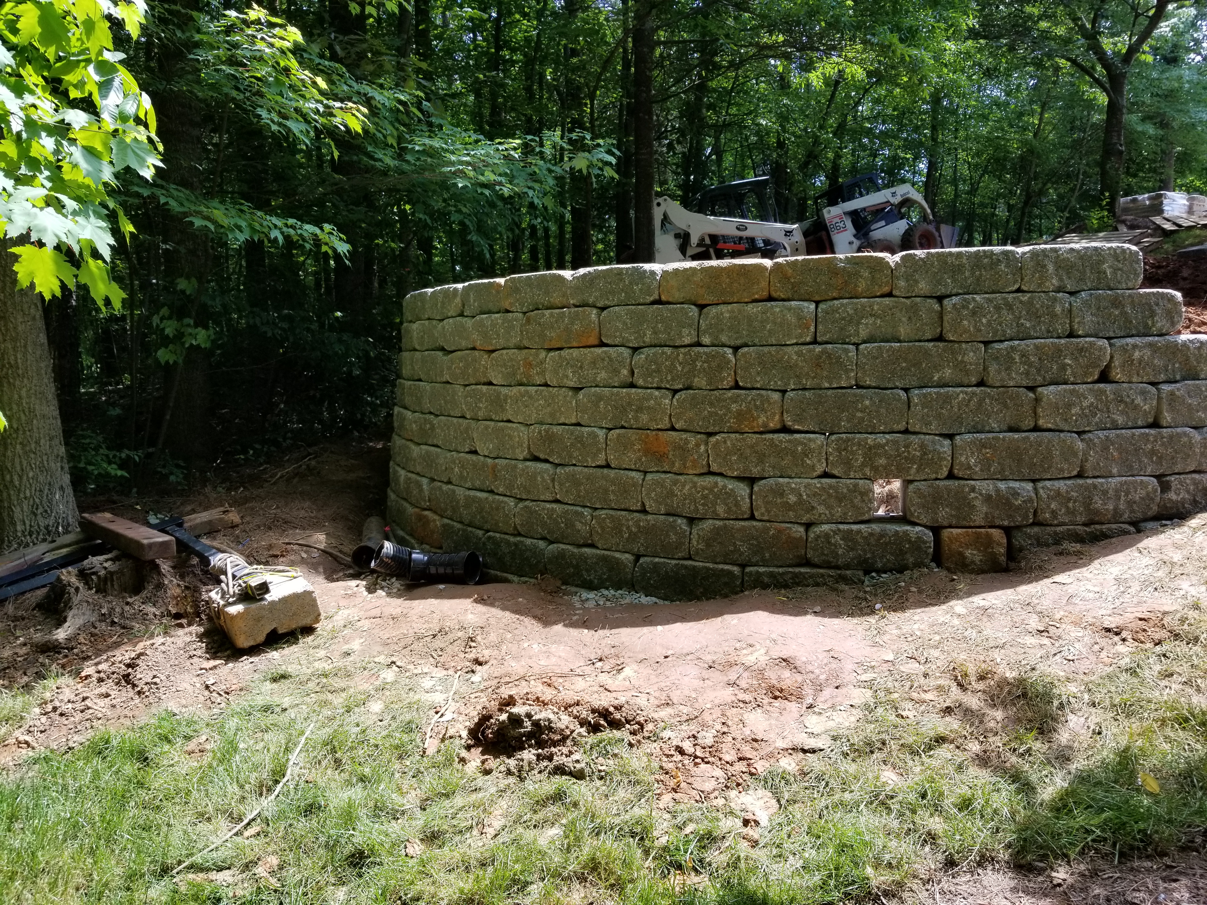 The 4 Benefits to Adding a Retaining Wall to Your Landscape – Outdoor Innovations